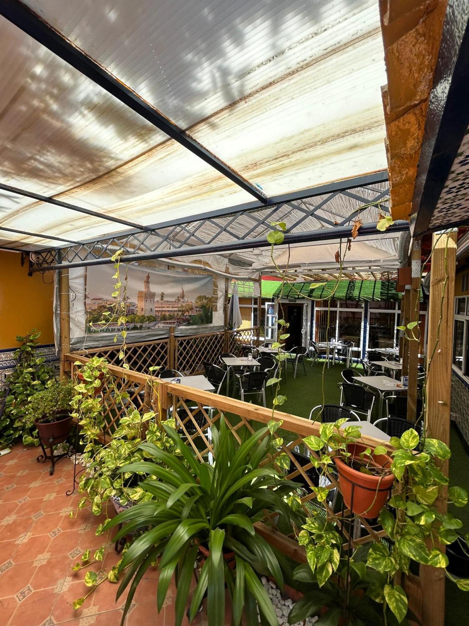 Hostal Avenida Andalucia - Solo Adultos เซบีญา ภายนอก รูปภาพ